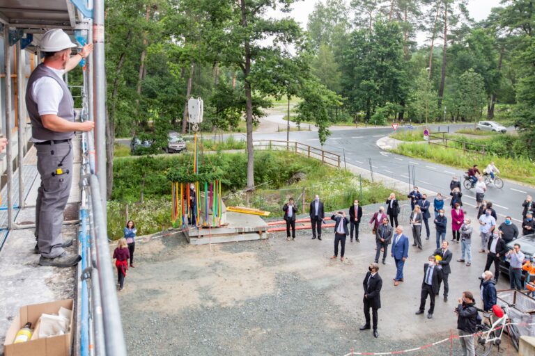 Topping-out ceremony for the new ECAP Laboratory